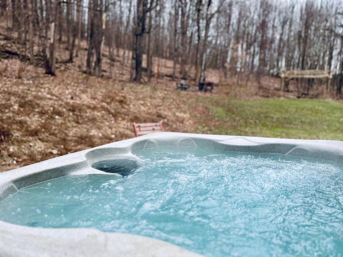 Cozy With Jacuzzi And Fire Pit And Reading Nook!