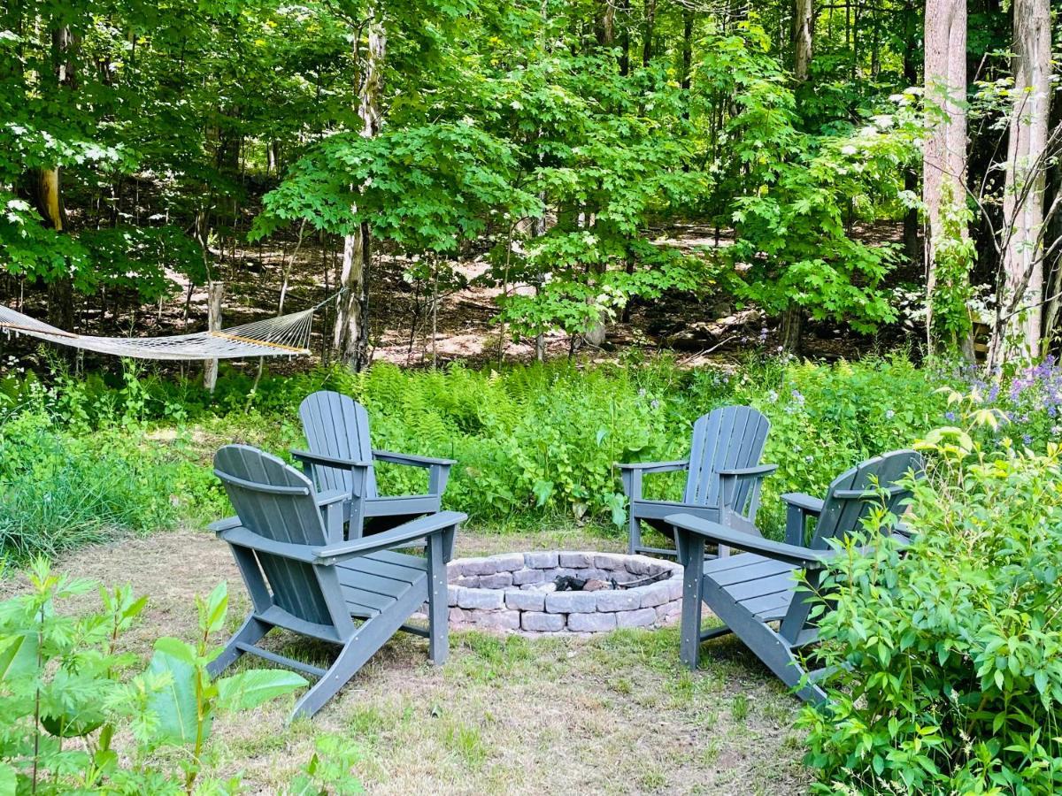 Cozy With Jacuzzi And Fire Pit And Reading Nook! * Livingston Manor