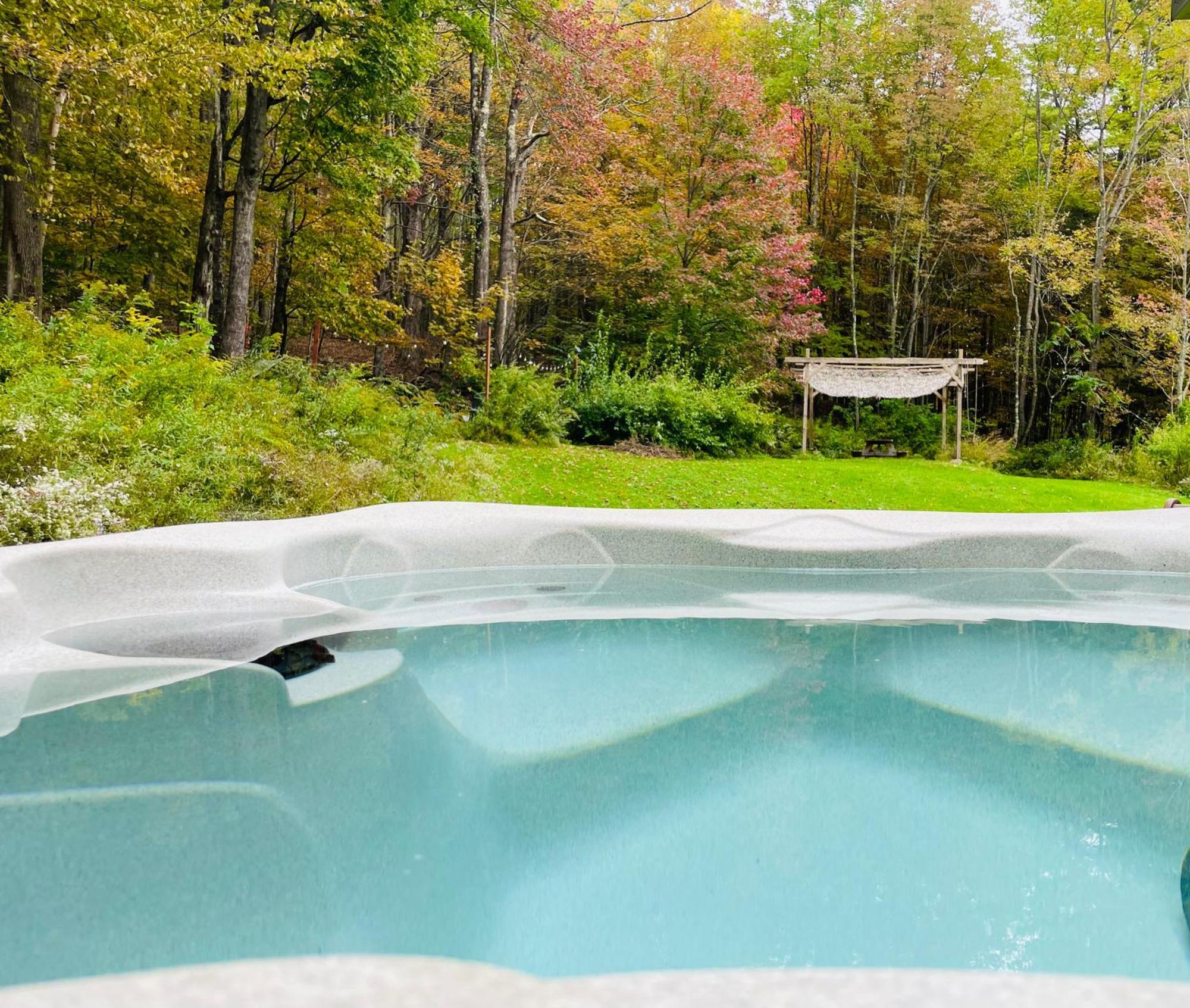 Cozy With Jacuzzi And Fire Pit And Reading Nook! Livingston Manor