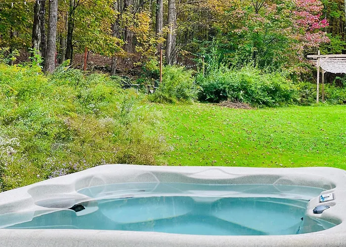 Cozy Cottage With Jacuzzi And Fire Pit And Reading Nook!