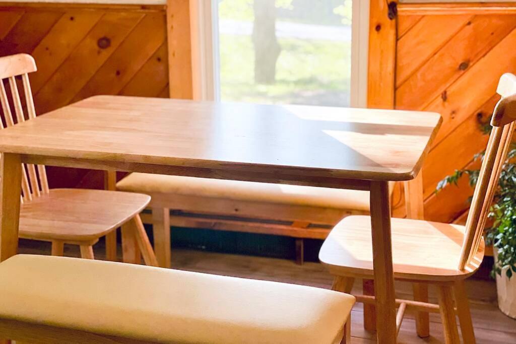 Holiday home Cozy With Jacuzzi And Fire Pit And Reading Nook!
