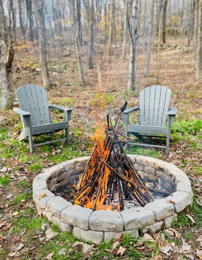 Cozy With Jacuzzi And Fire Pit And Reading Nook! Livingston Manor
